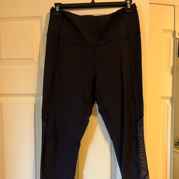 Lululemon Mesh Leggings - Picture 4 of 4